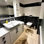 British Quarter 아파트 *